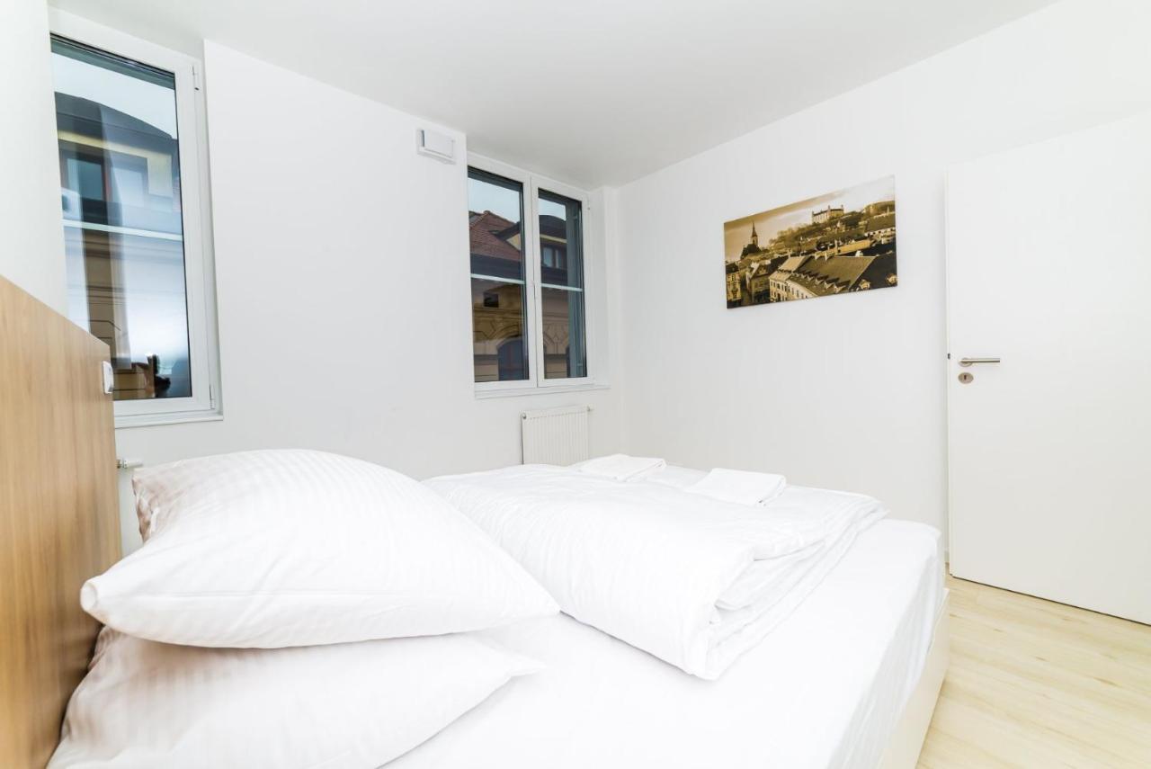 City Castle Apartments Free Parking Bratislava Bagian luar foto