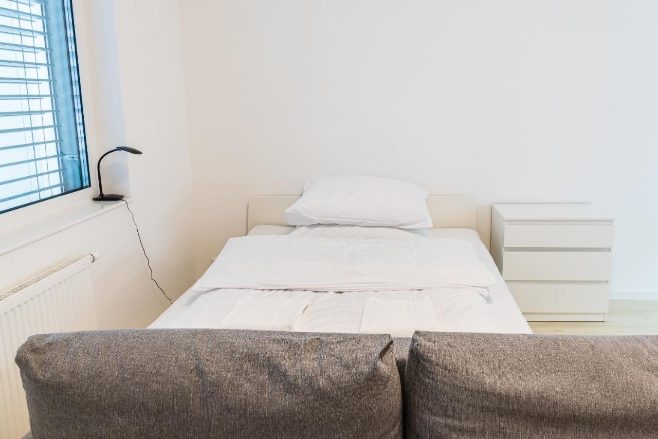 City Castle Apartments Free Parking Bratislava Bagian luar foto