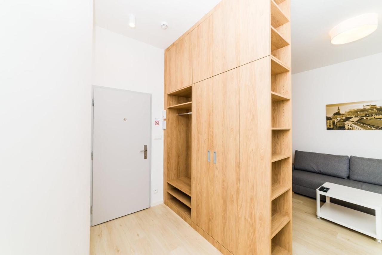 City Castle Apartments Free Parking Bratislava Bagian luar foto