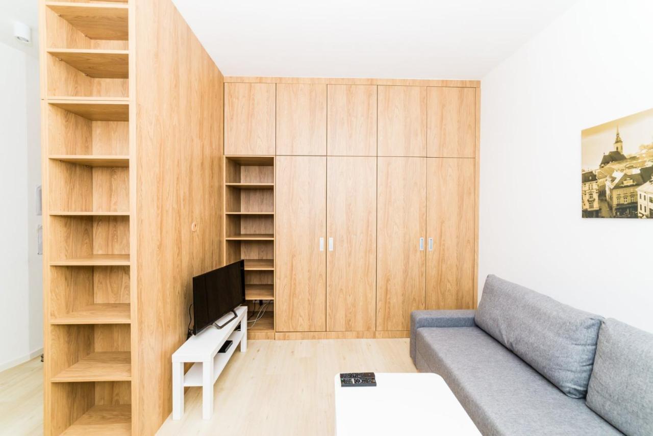 City Castle Apartments Free Parking Bratislava Bagian luar foto