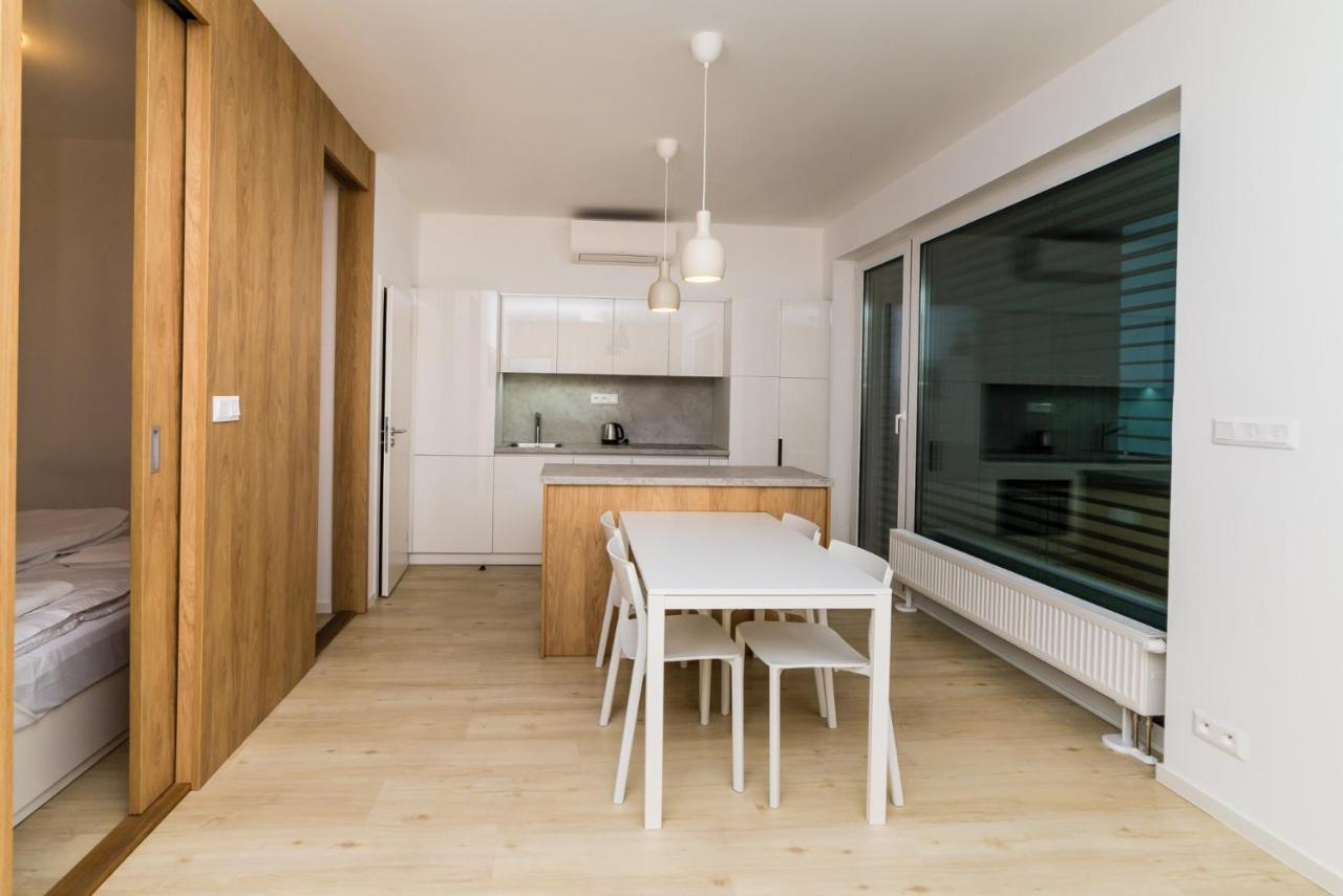 City Castle Apartments Free Parking Bratislava Bagian luar foto
