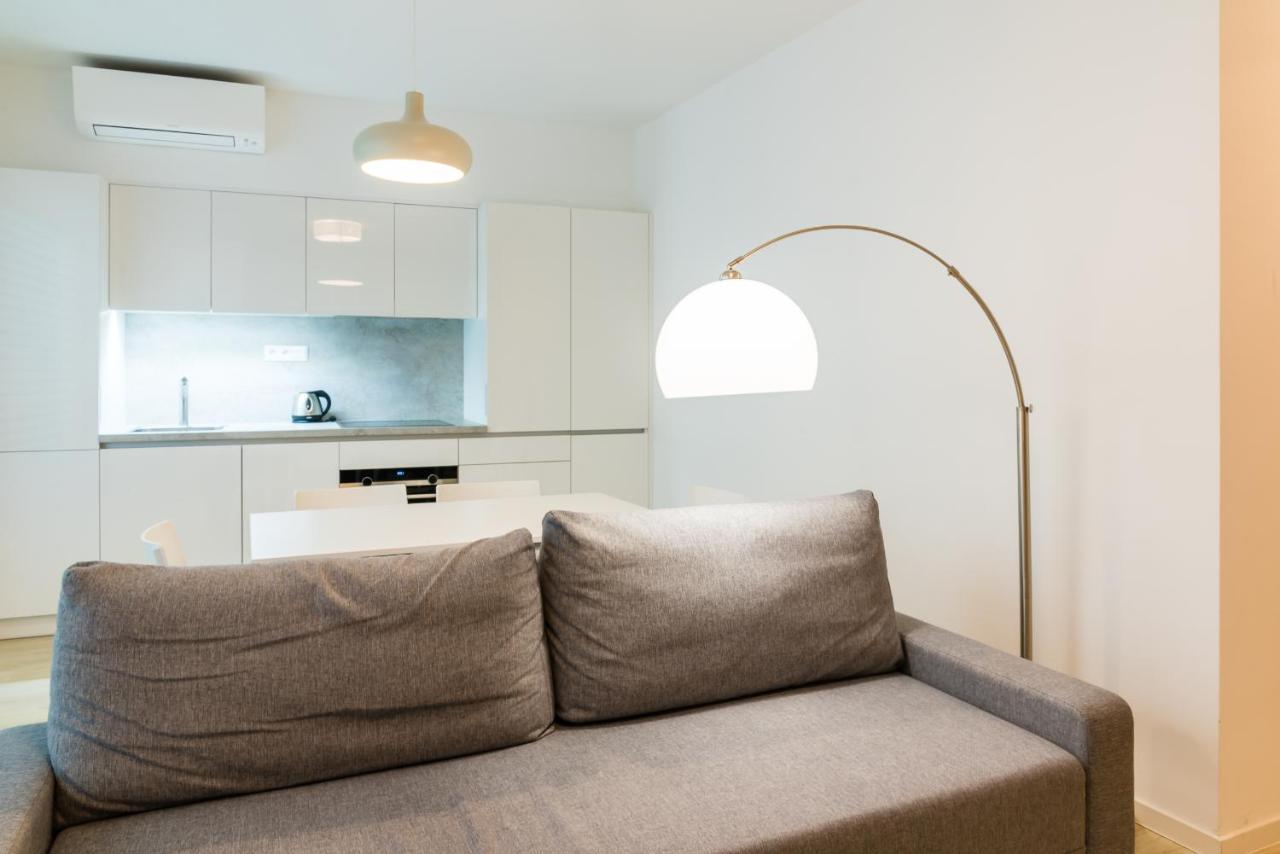 City Castle Apartments Free Parking Bratislava Bagian luar foto
