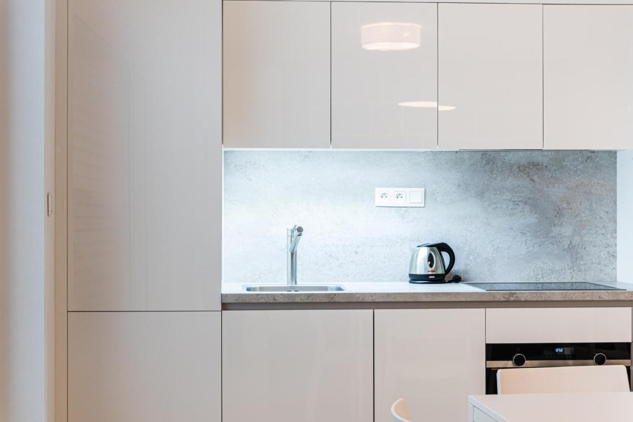 City Castle Apartments Free Parking Bratislava Bagian luar foto