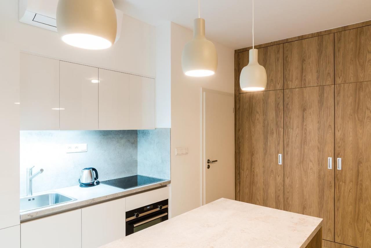 City Castle Apartments Free Parking Bratislava Bagian luar foto