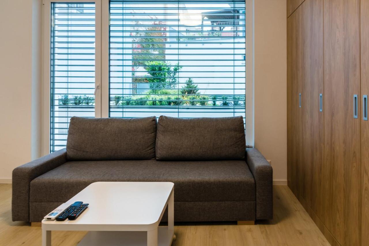 City Castle Apartments Free Parking Bratislava Bagian luar foto