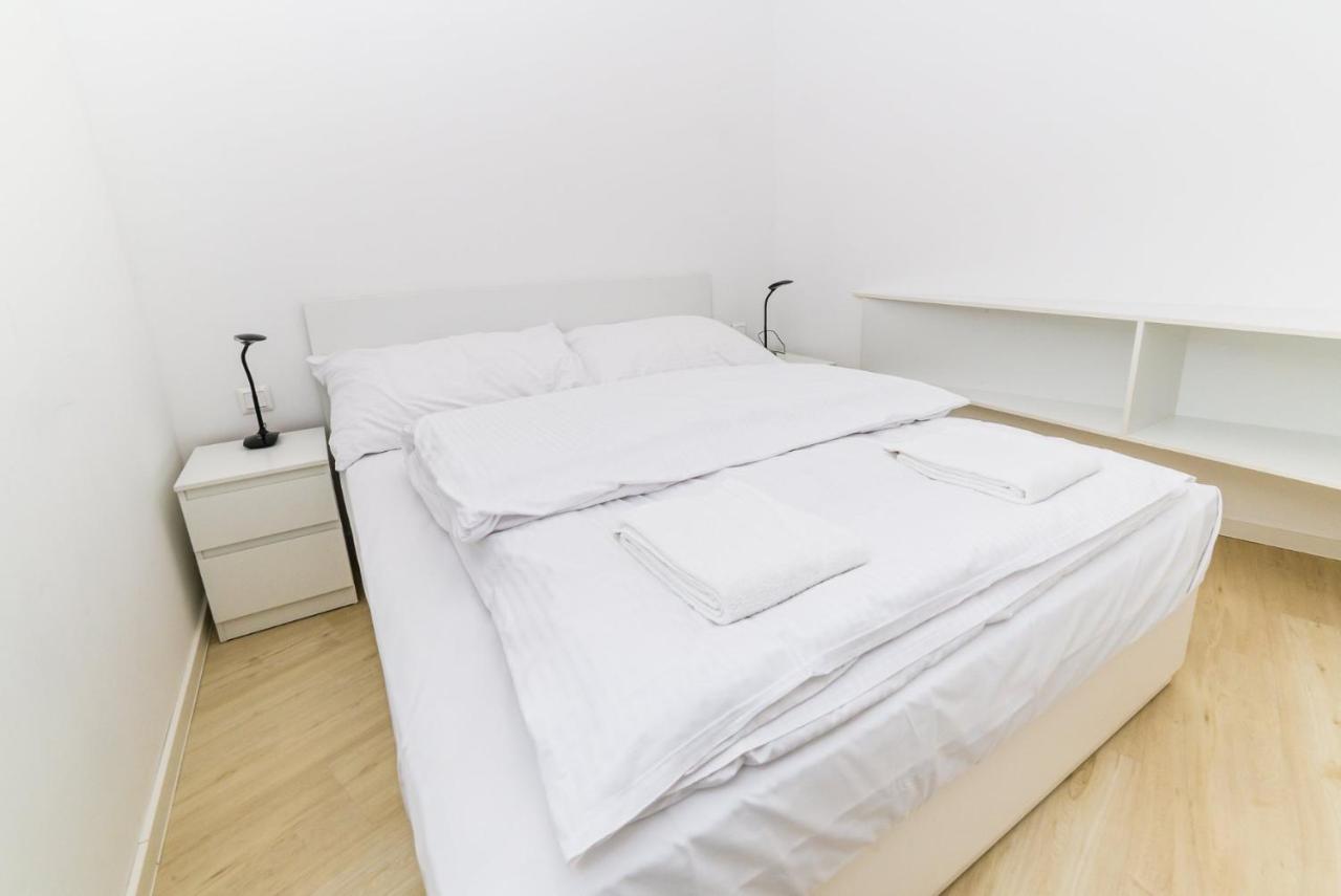 City Castle Apartments Free Parking Bratislava Bagian luar foto