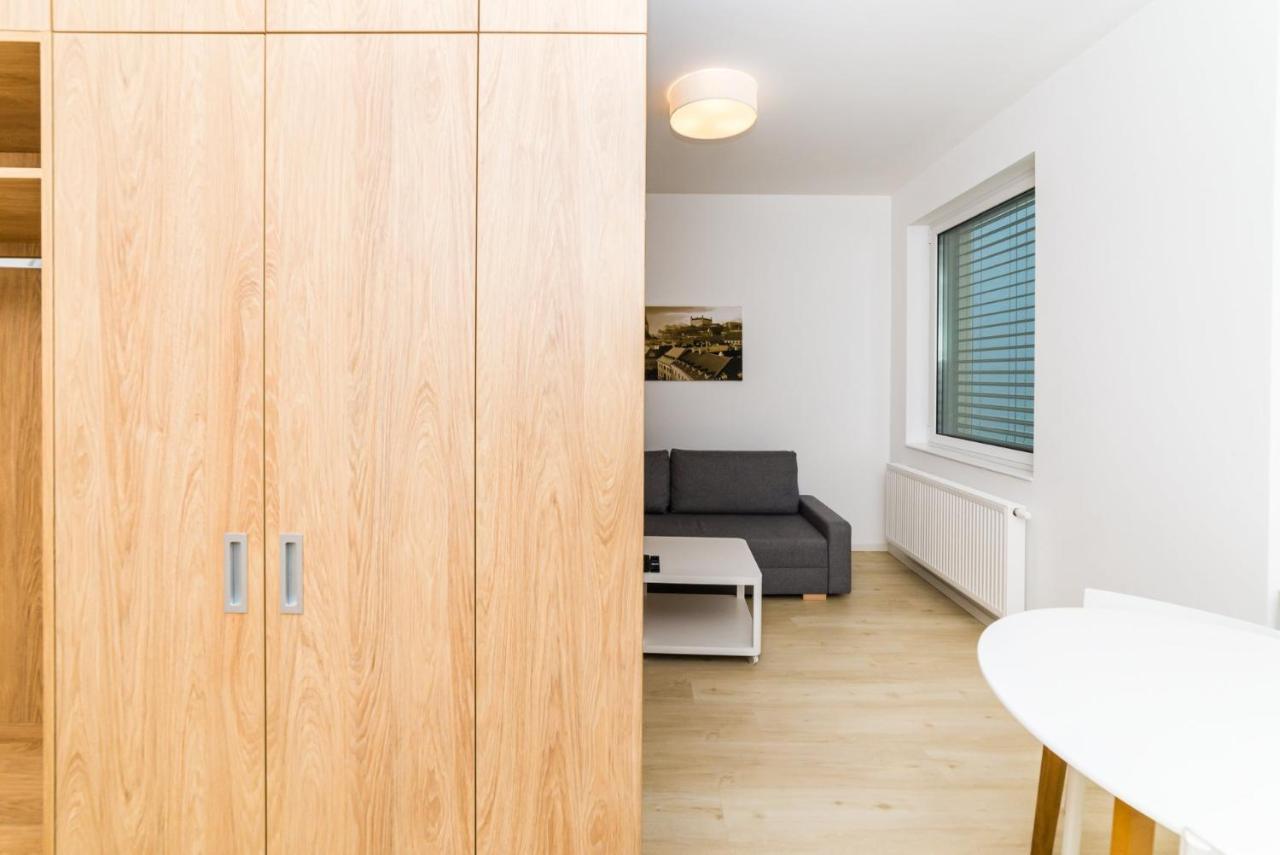 City Castle Apartments Free Parking Bratislava Bagian luar foto