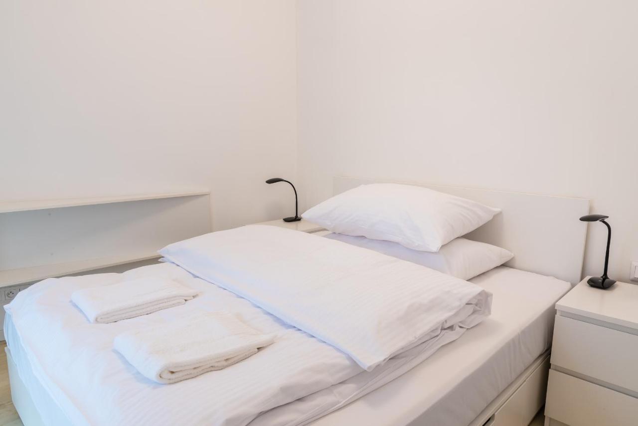 City Castle Apartments Free Parking Bratislava Bagian luar foto