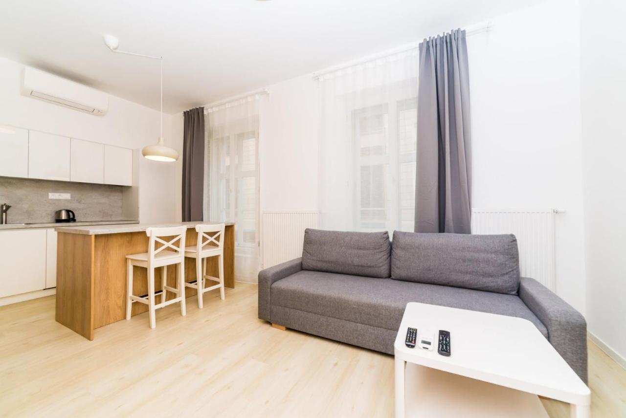 City Castle Apartments Free Parking Bratislava Bagian luar foto