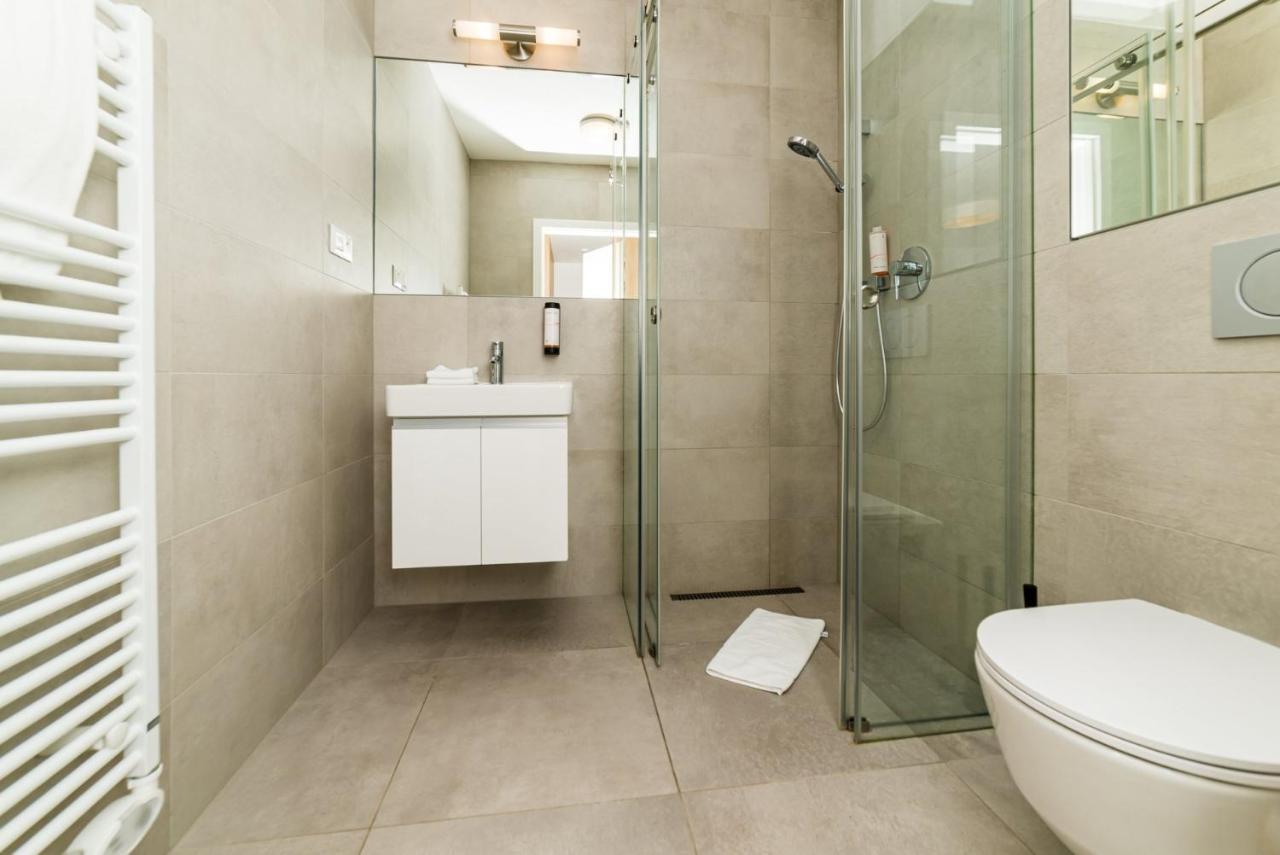 City Castle Apartments Free Parking Bratislava Bagian luar foto