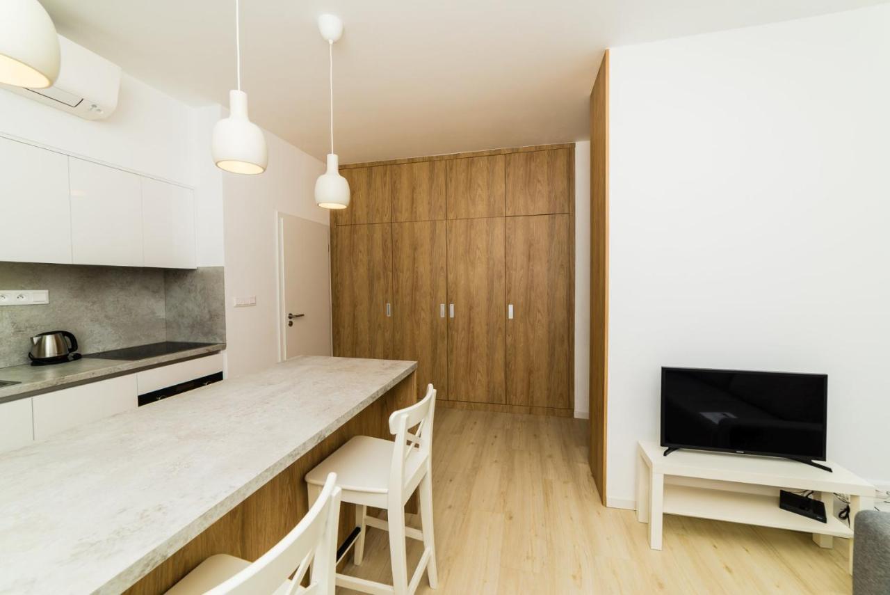 City Castle Apartments Free Parking Bratislava Bagian luar foto