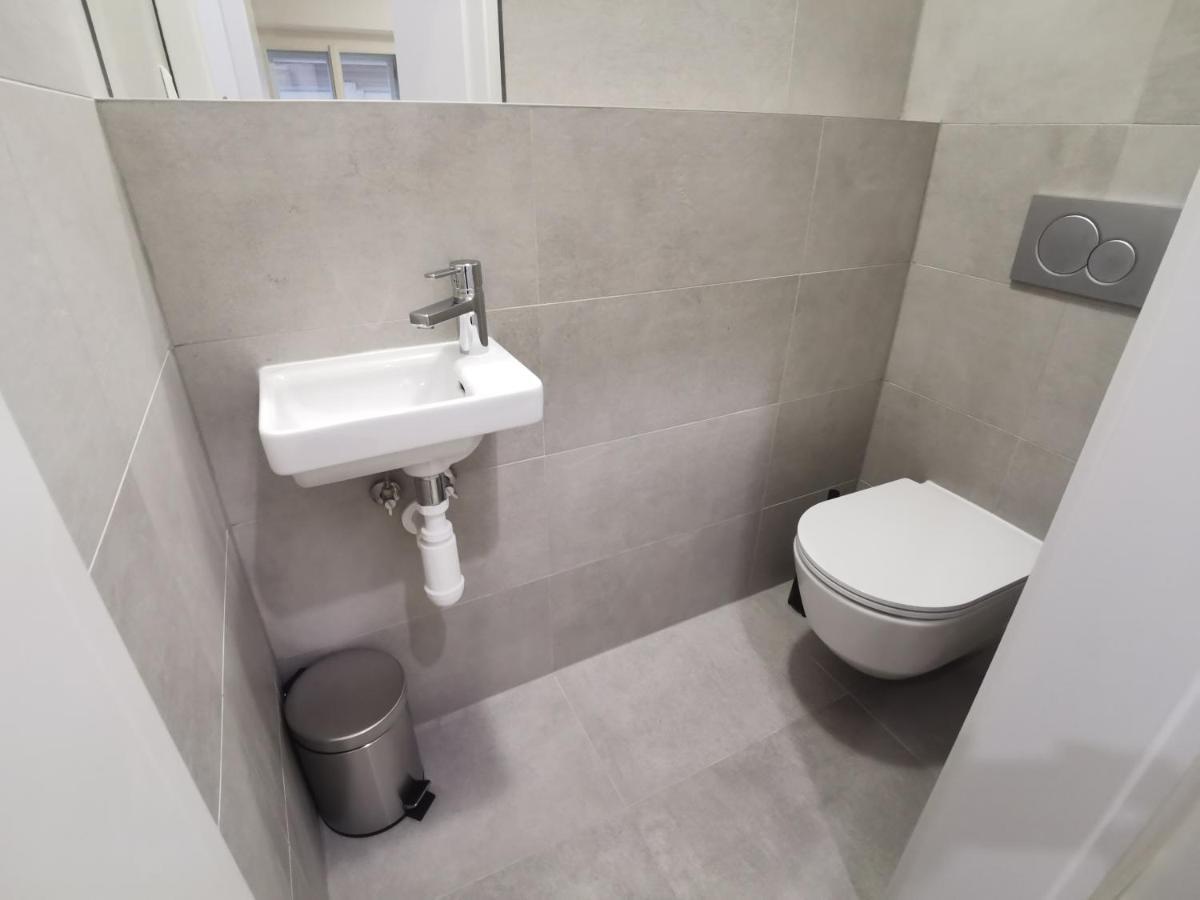 City Castle Apartments Free Parking Bratislava Bagian luar foto